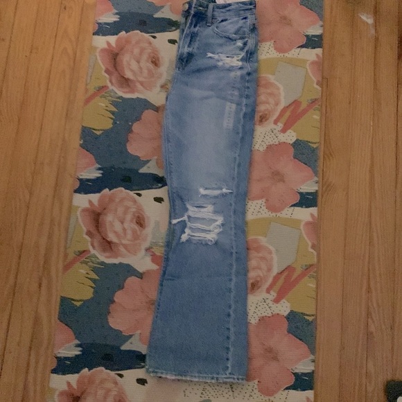 American Eagle Outfitters Denim - ⬇️ Final⬇️BNWT American eagle 90s flare high waisted jeans with patch on one leg